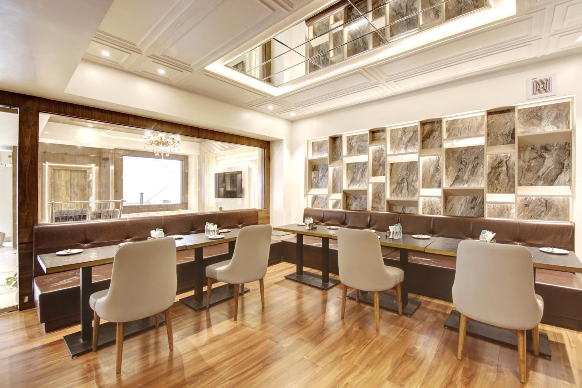 Marks Hotel & Banquet ノイダ エクステリア 写真