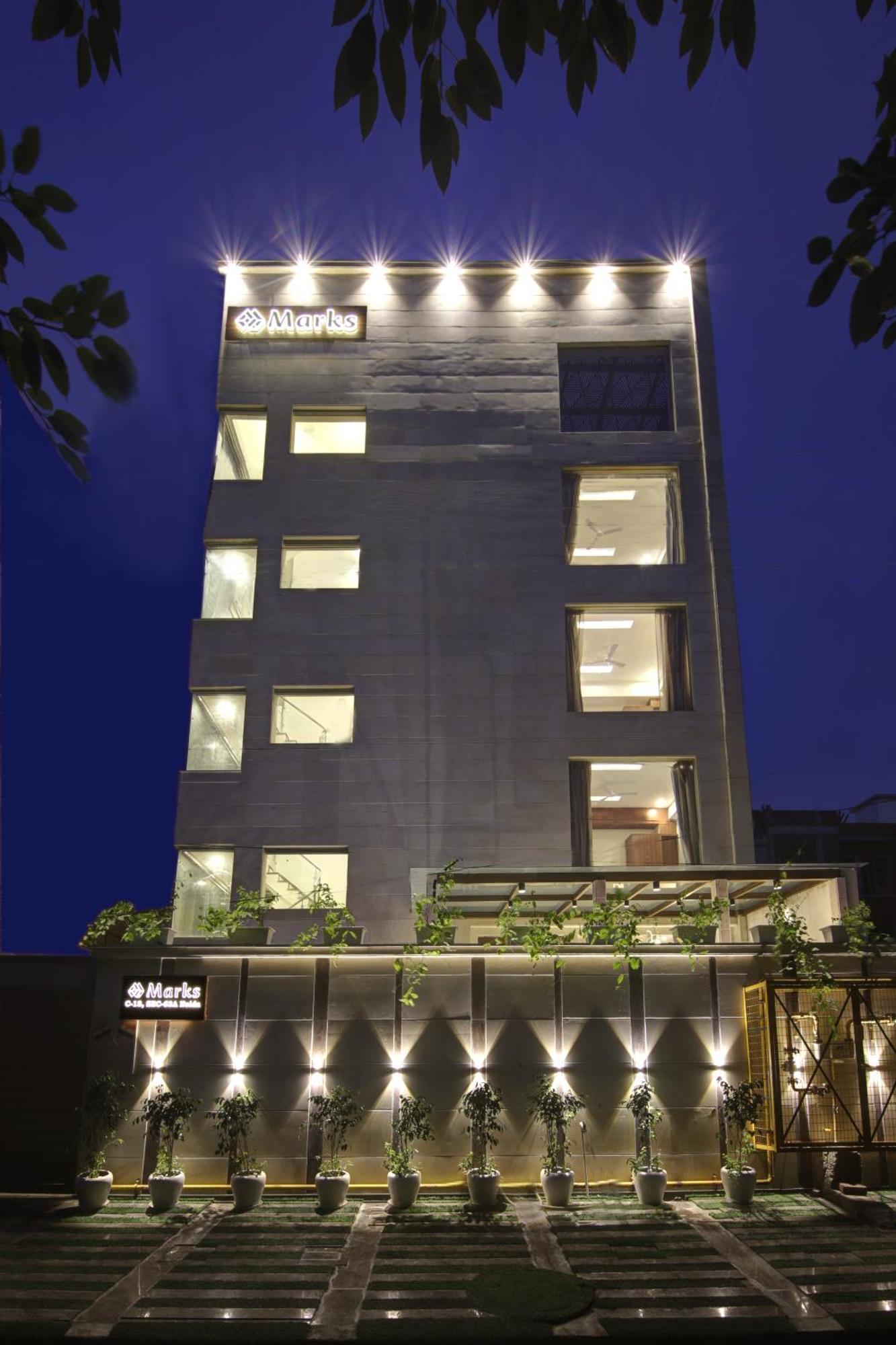 Marks Hotel & Banquet ノイダ エクステリア 写真
