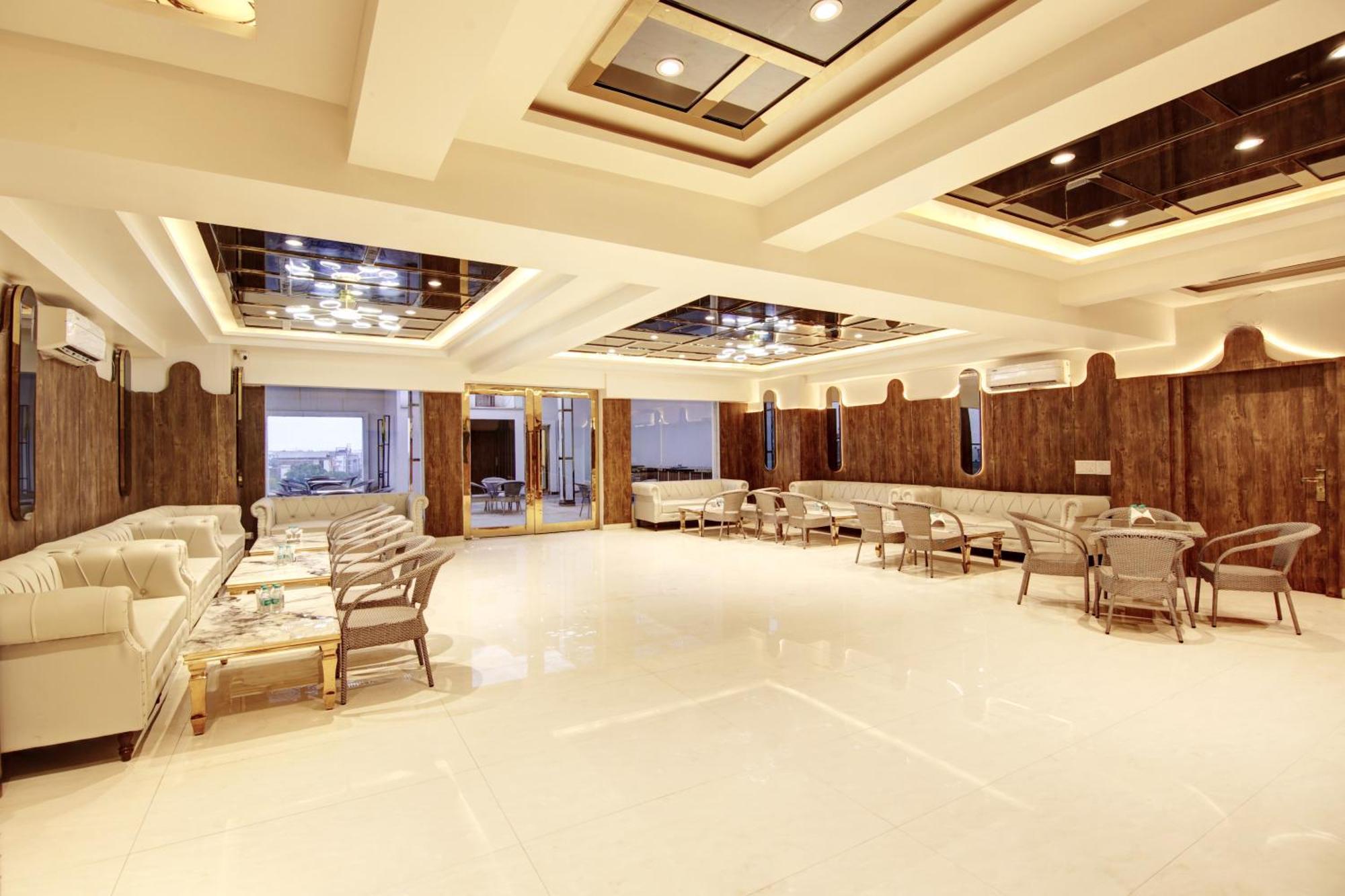 Marks Hotel & Banquet ノイダ エクステリア 写真