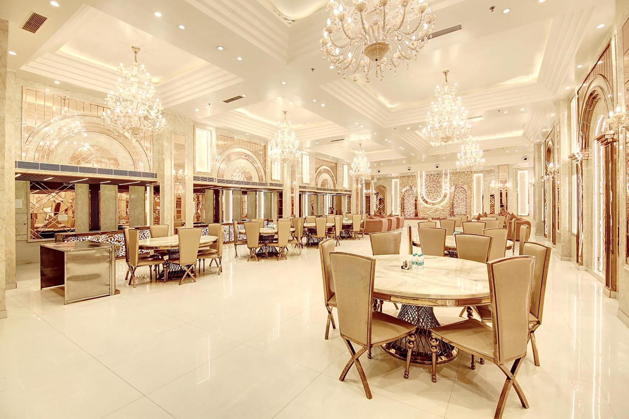 Marks Hotel & Banquet ノイダ エクステリア 写真