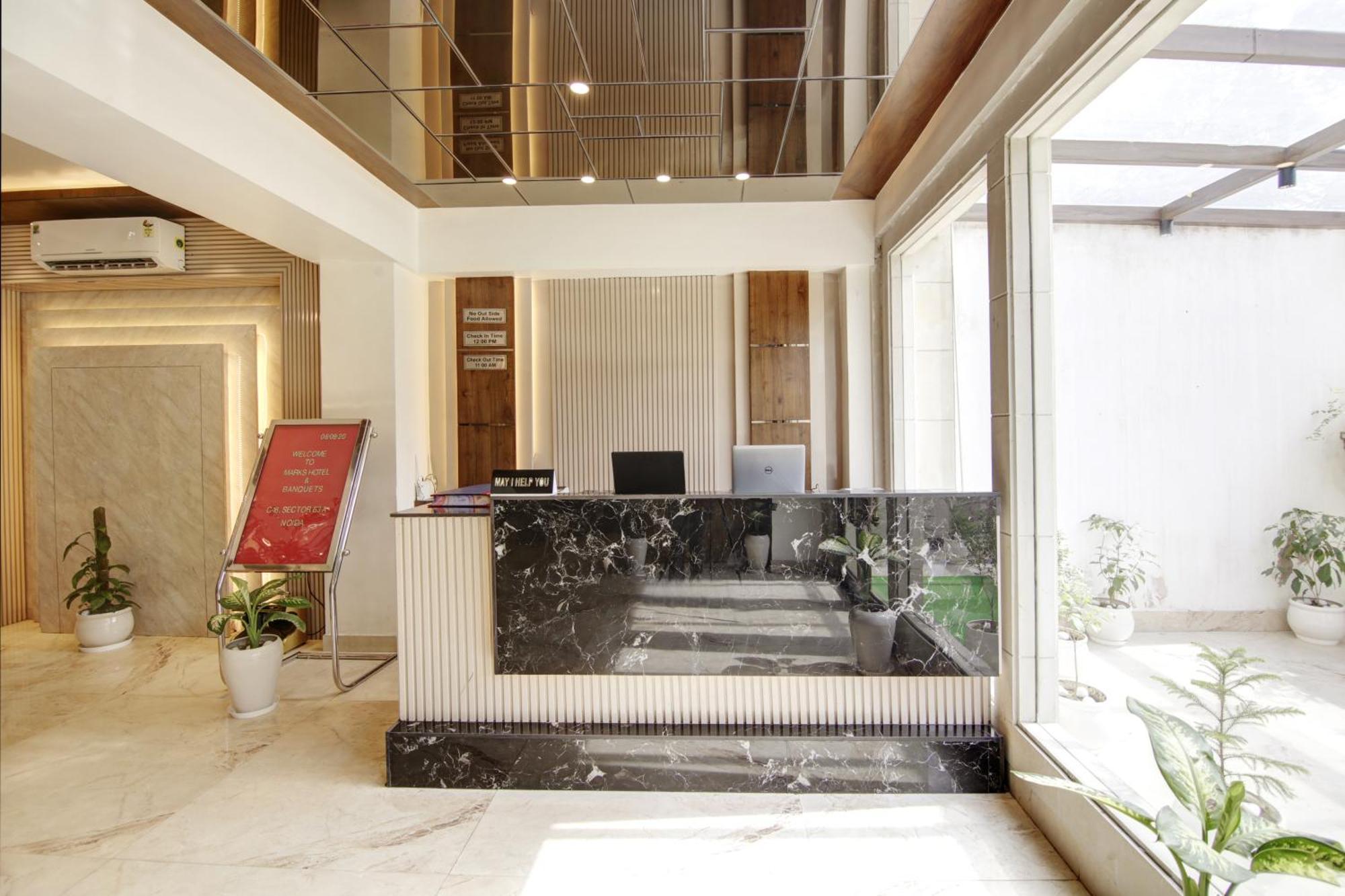 Marks Hotel & Banquet ノイダ エクステリア 写真